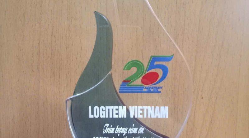 giá làm kỷ niệm chương